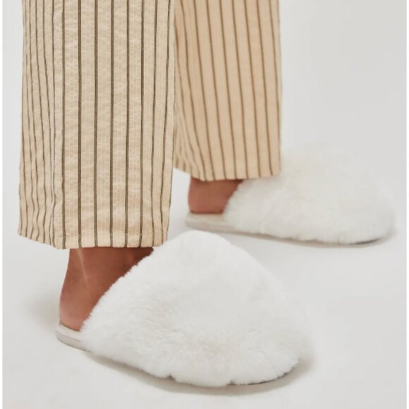 Free People Shoes - Free People Snowball Faux Fur Slipper‎ in Snow White Size 38 - NEW